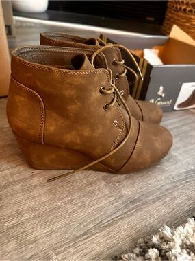 Natural Collection Women’s Brown Lace-Up Wedge Ankle Boots